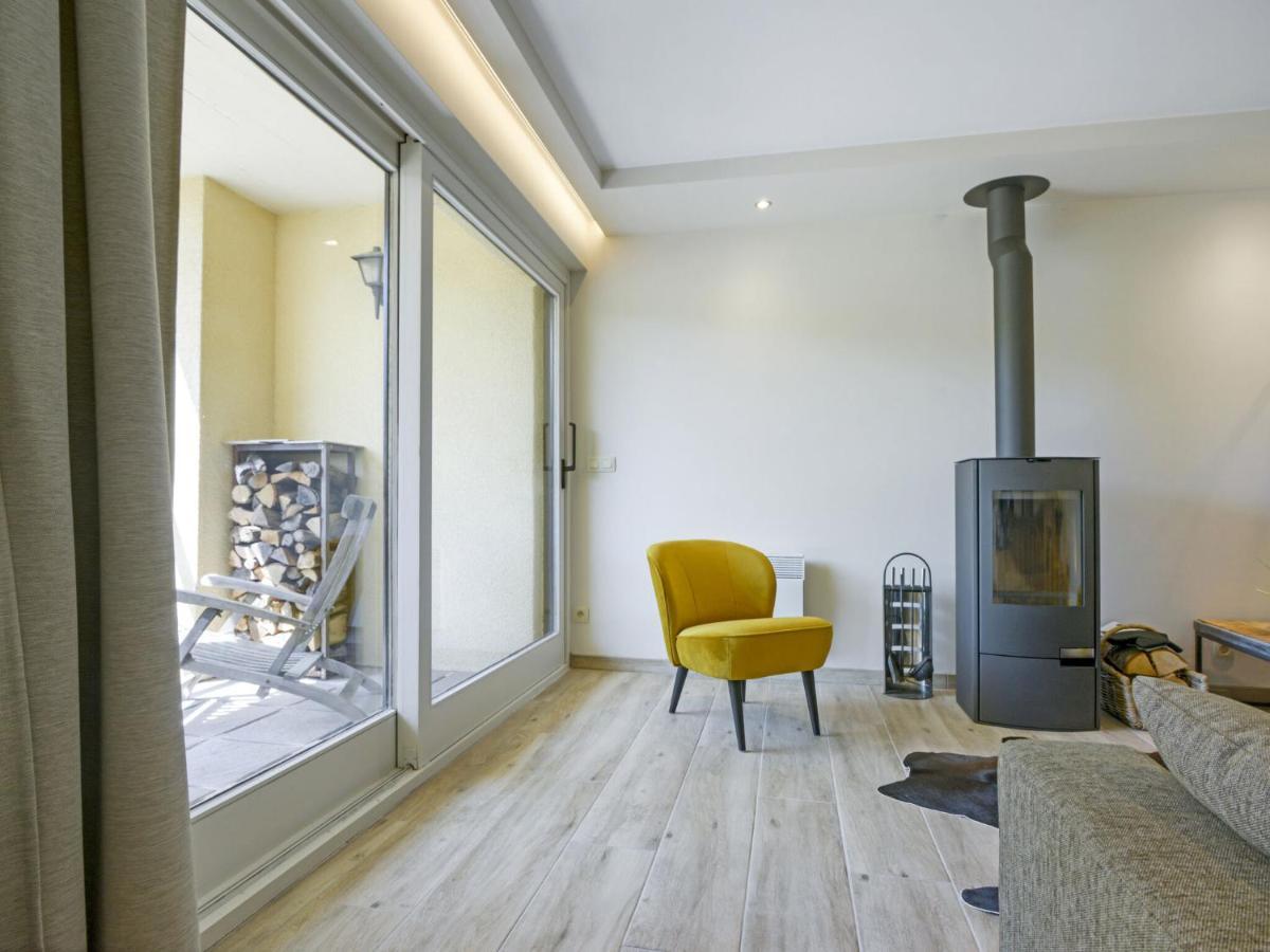 Alluring In Fays With Garden Holiday home *
